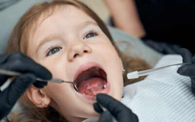 De ce nu cresc dintii permanenti ai copilului meu?